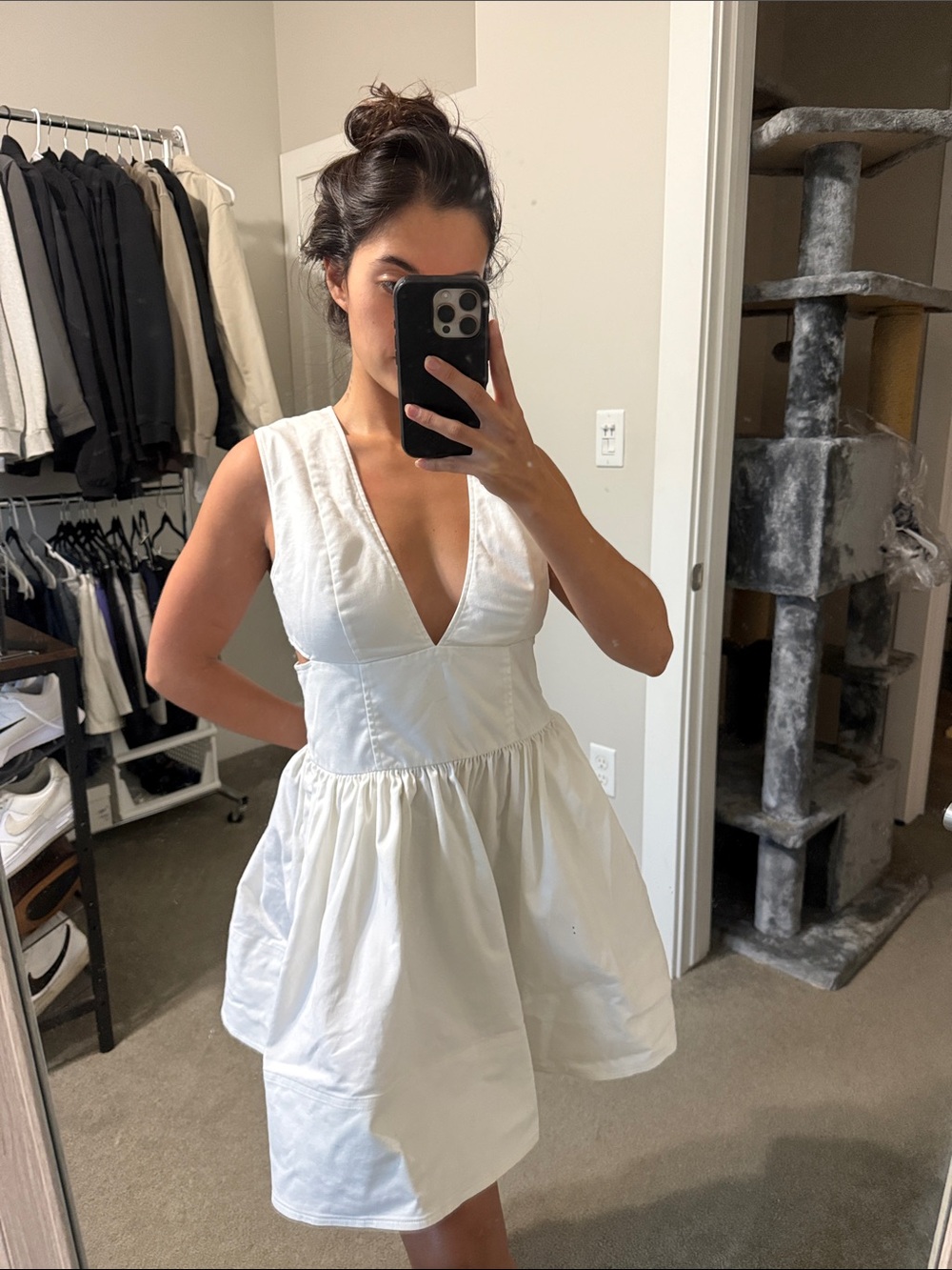 White V-Neck Sleeveless Mini Dress